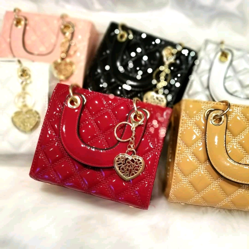 Shiny diamond pattern handbags